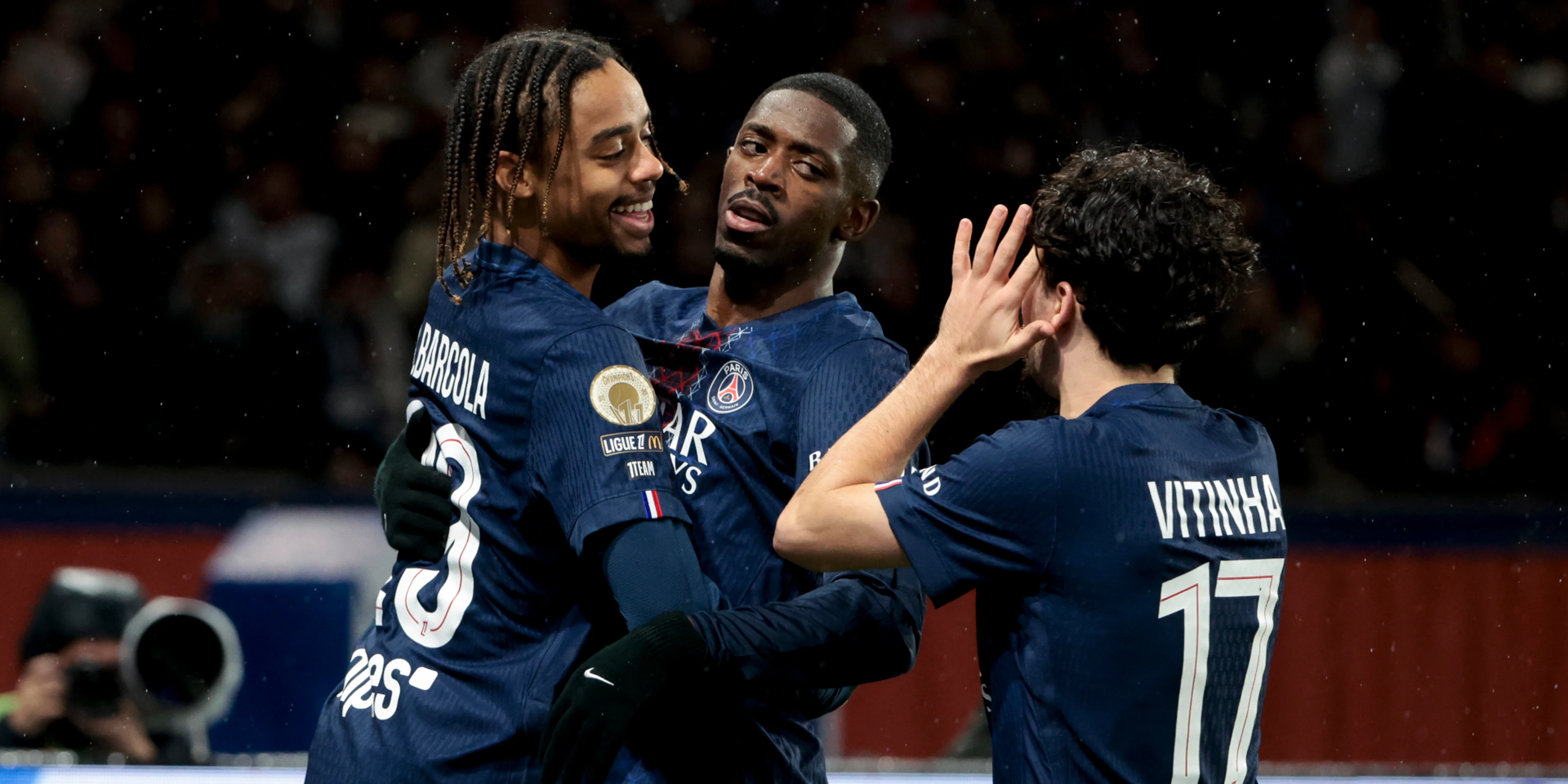 Lens hold off Auxerre to retake top spot from PSG