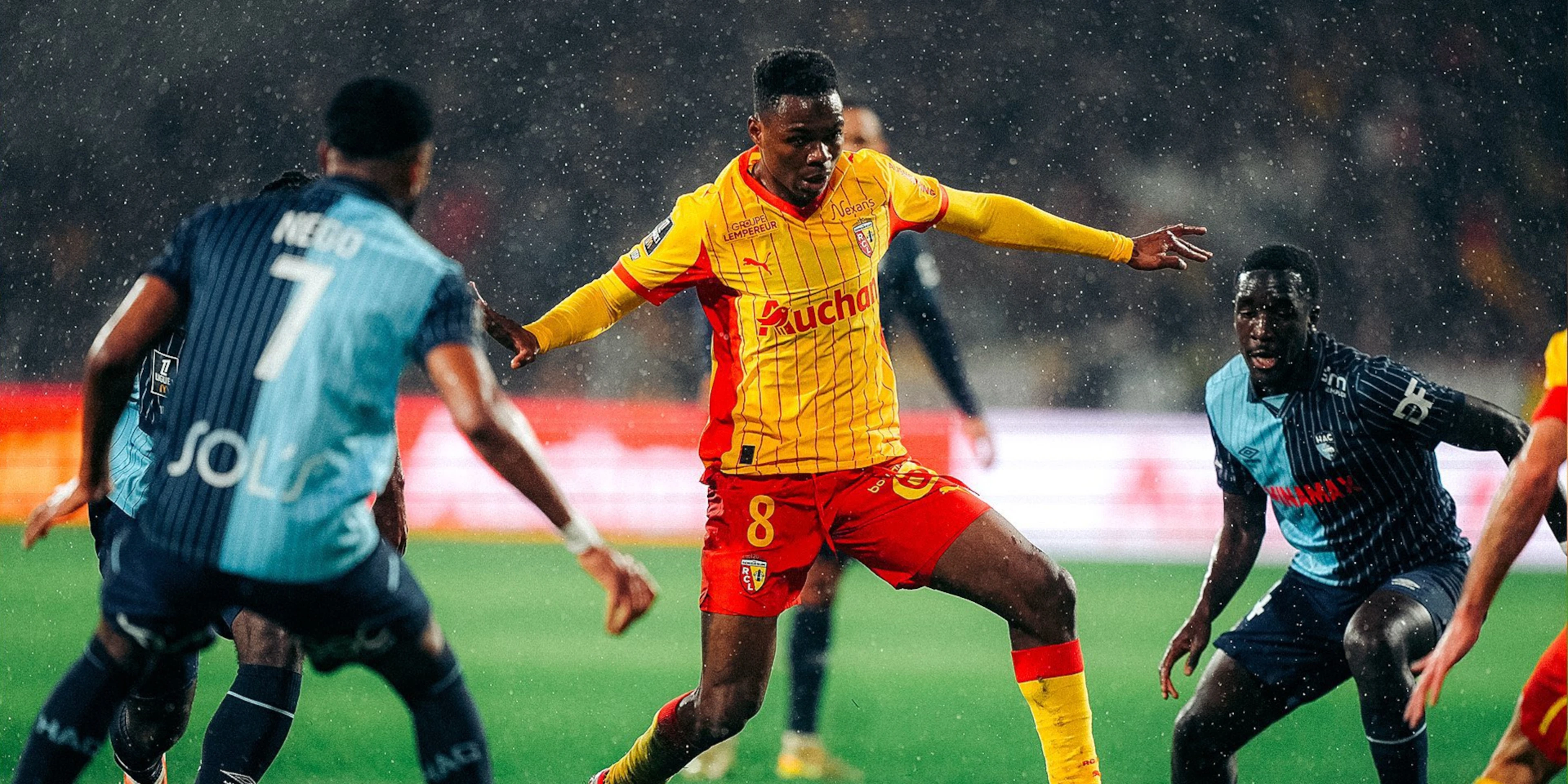 Lens win to reclaim top spot in Ligue 1 from PSG