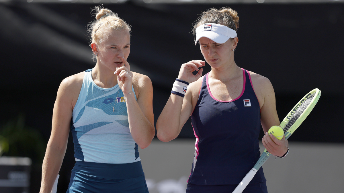 Star Czech tennis pair Krejcikova, Siniakova splits - report
