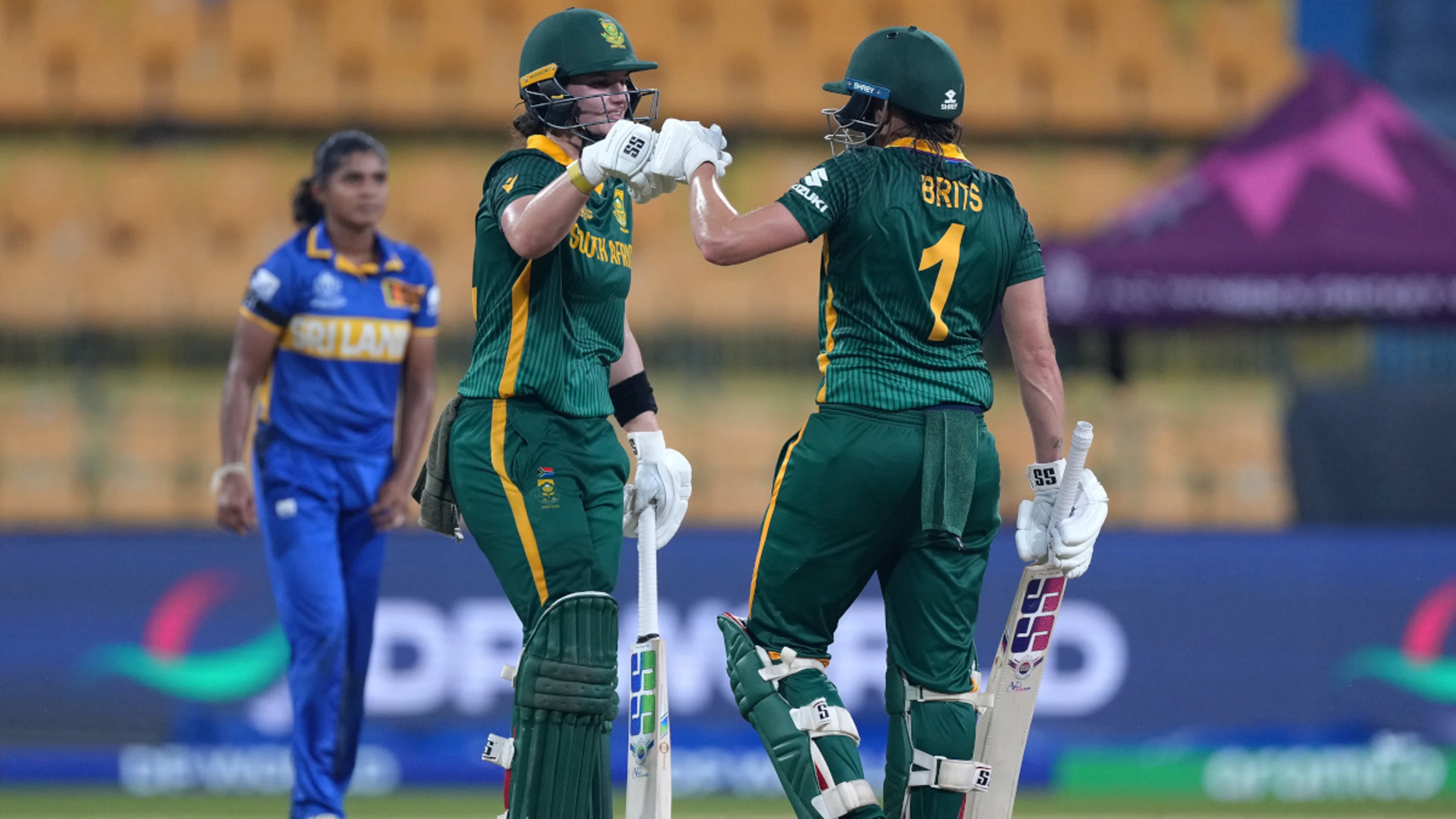 SA put one foot in the semis after seeing off Sri Lanka