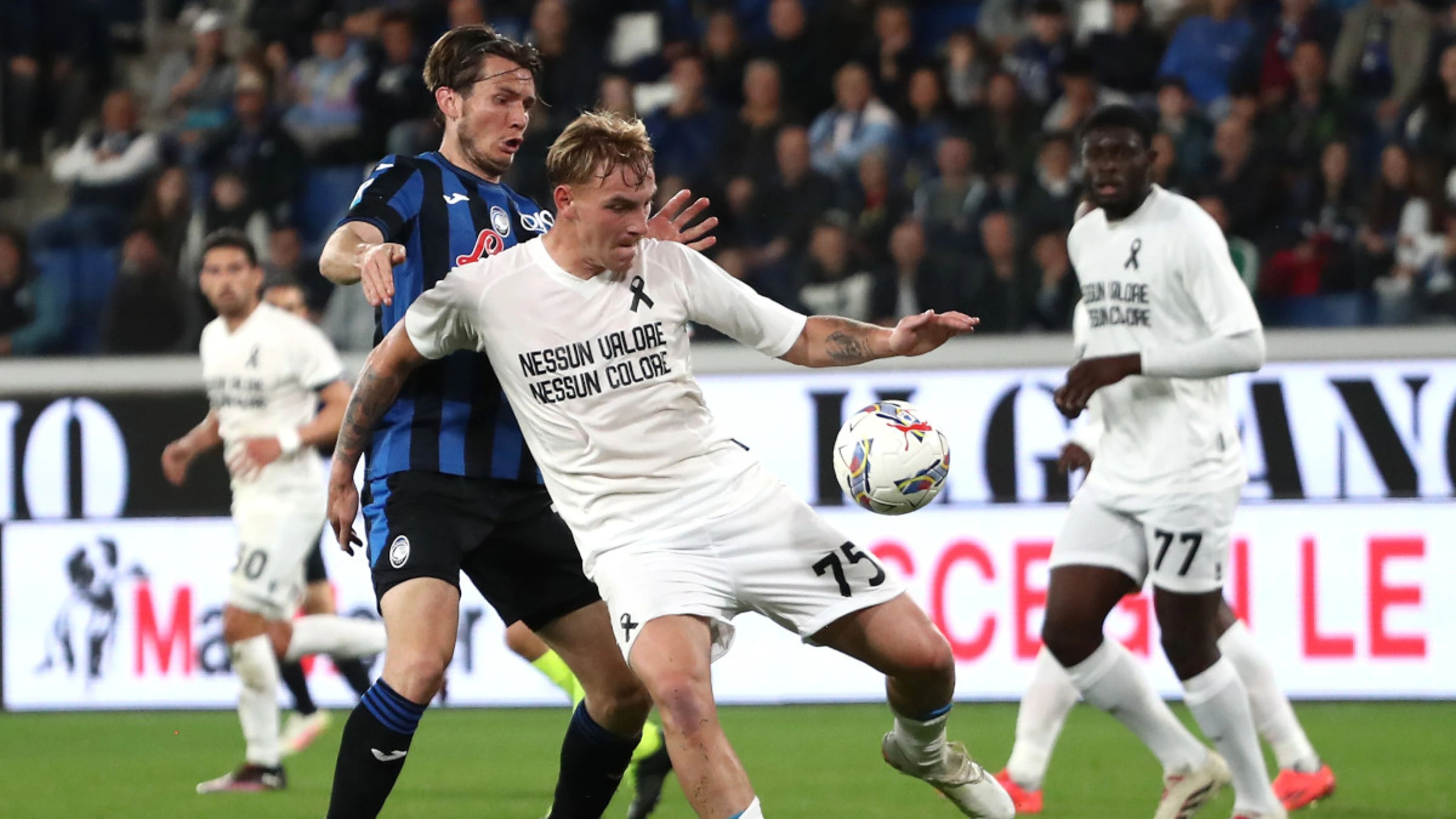 Atalanta draw with Lecce as top-four battle heats up