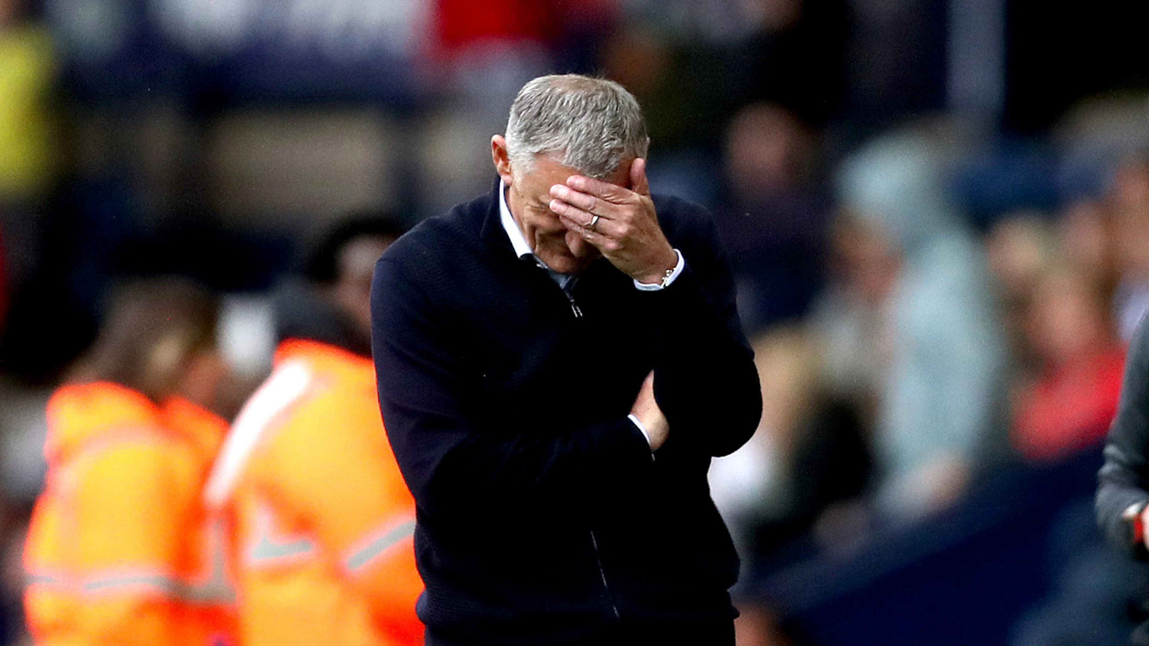 West Brom sack manager Mowbray