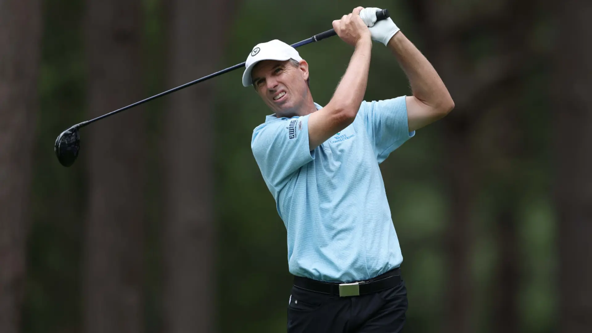 Steven Alker (63) out in front at Senior Open