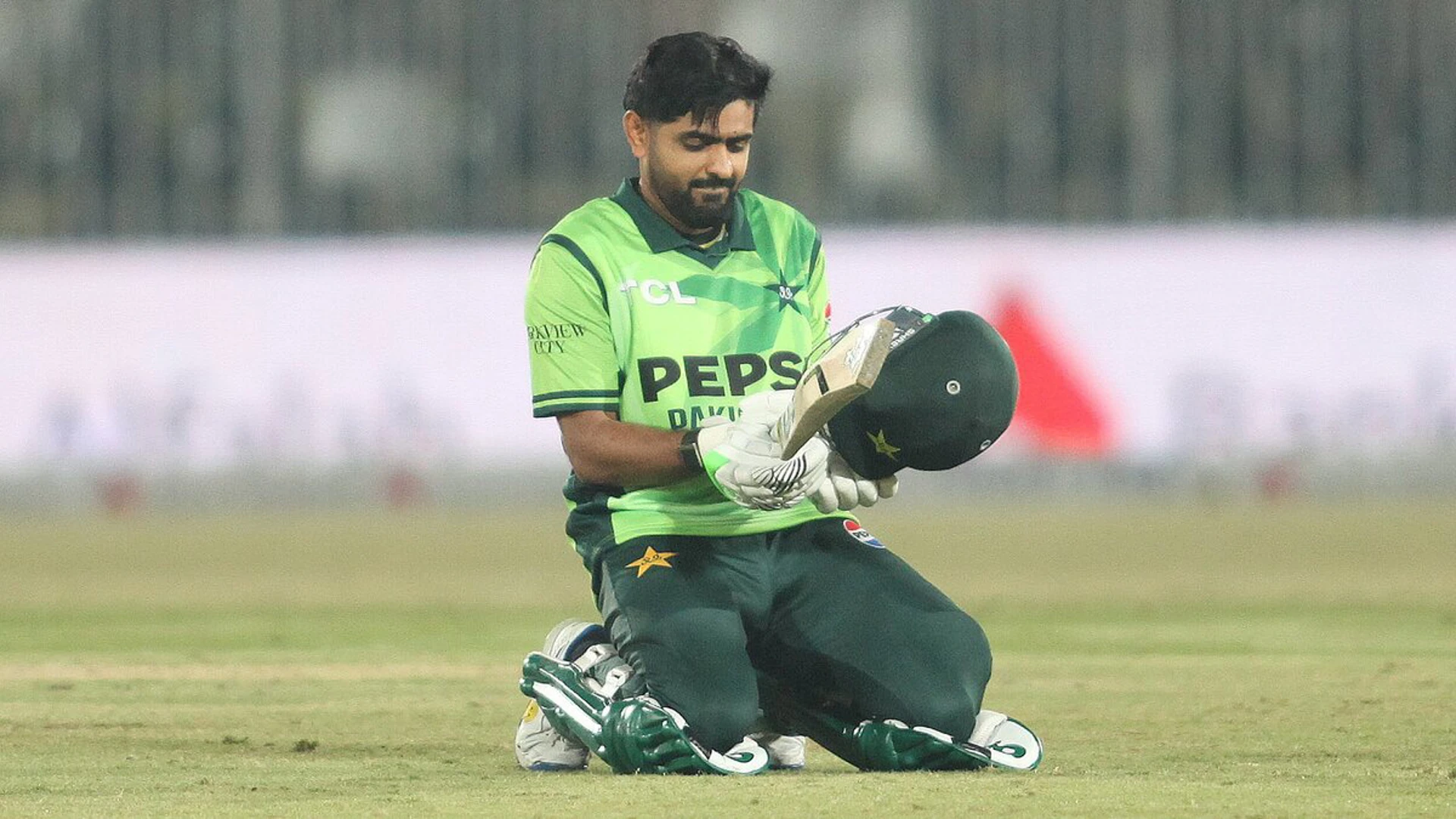 Azam ends century drought as Pakistan seal Sri Lanka ODI series