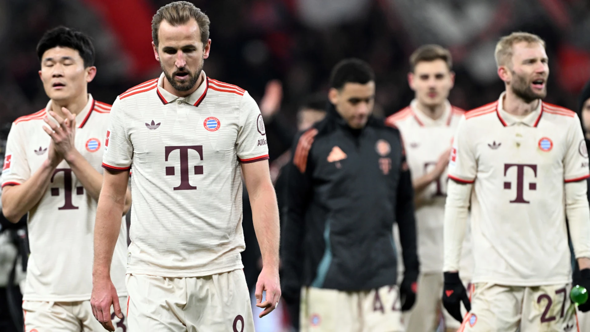 Bayern endure relentless Leverkusen pressure, Dortmund lose again