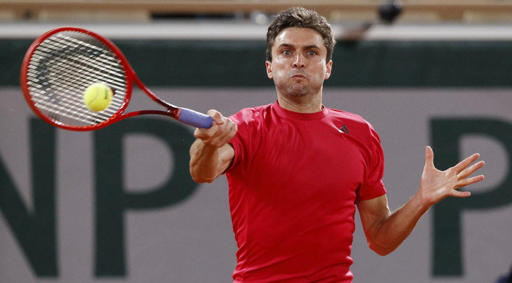 Simon tennis top
