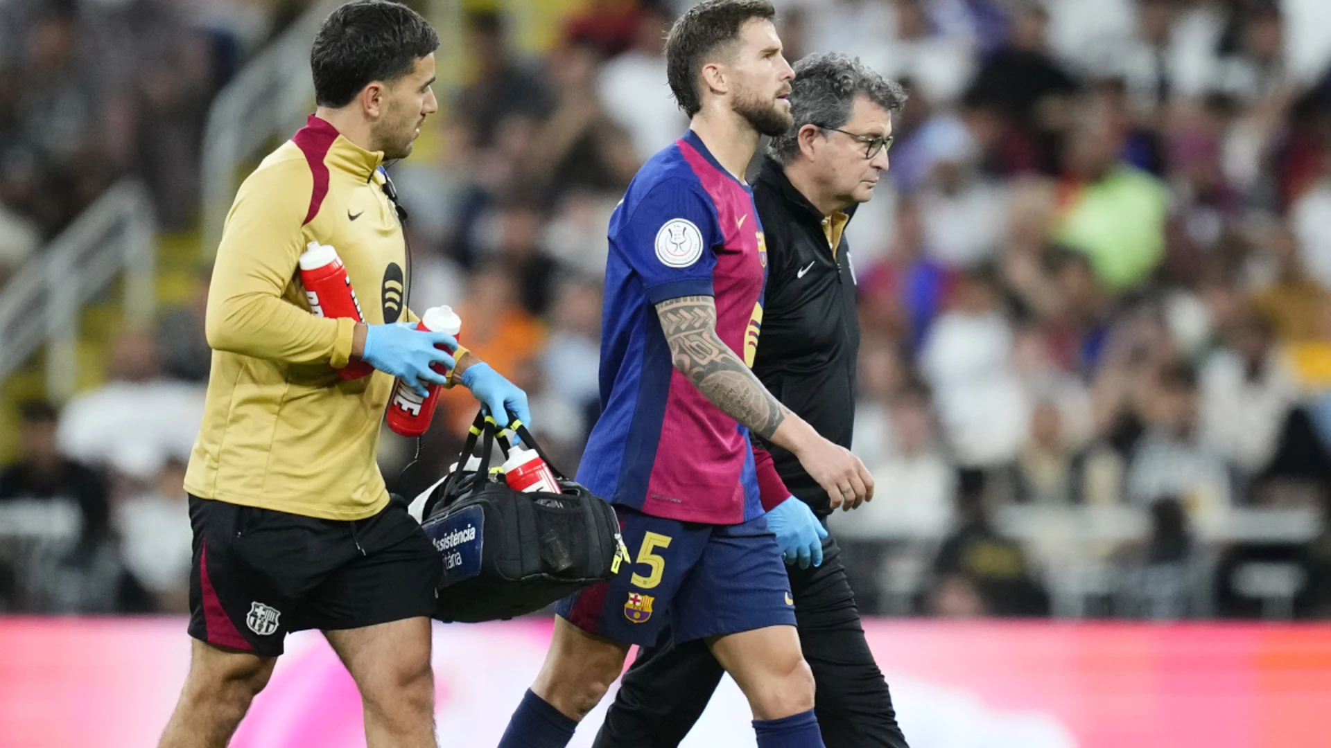 Barca defender Martinez sidelined for four weeks