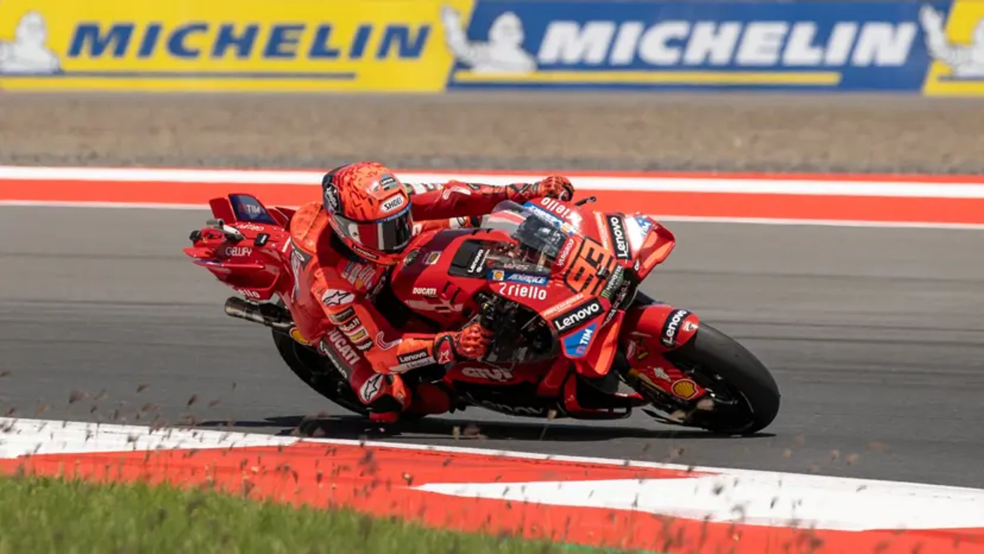  COLLARBONE INJURY: Marquez fears 'something is broken' after crash