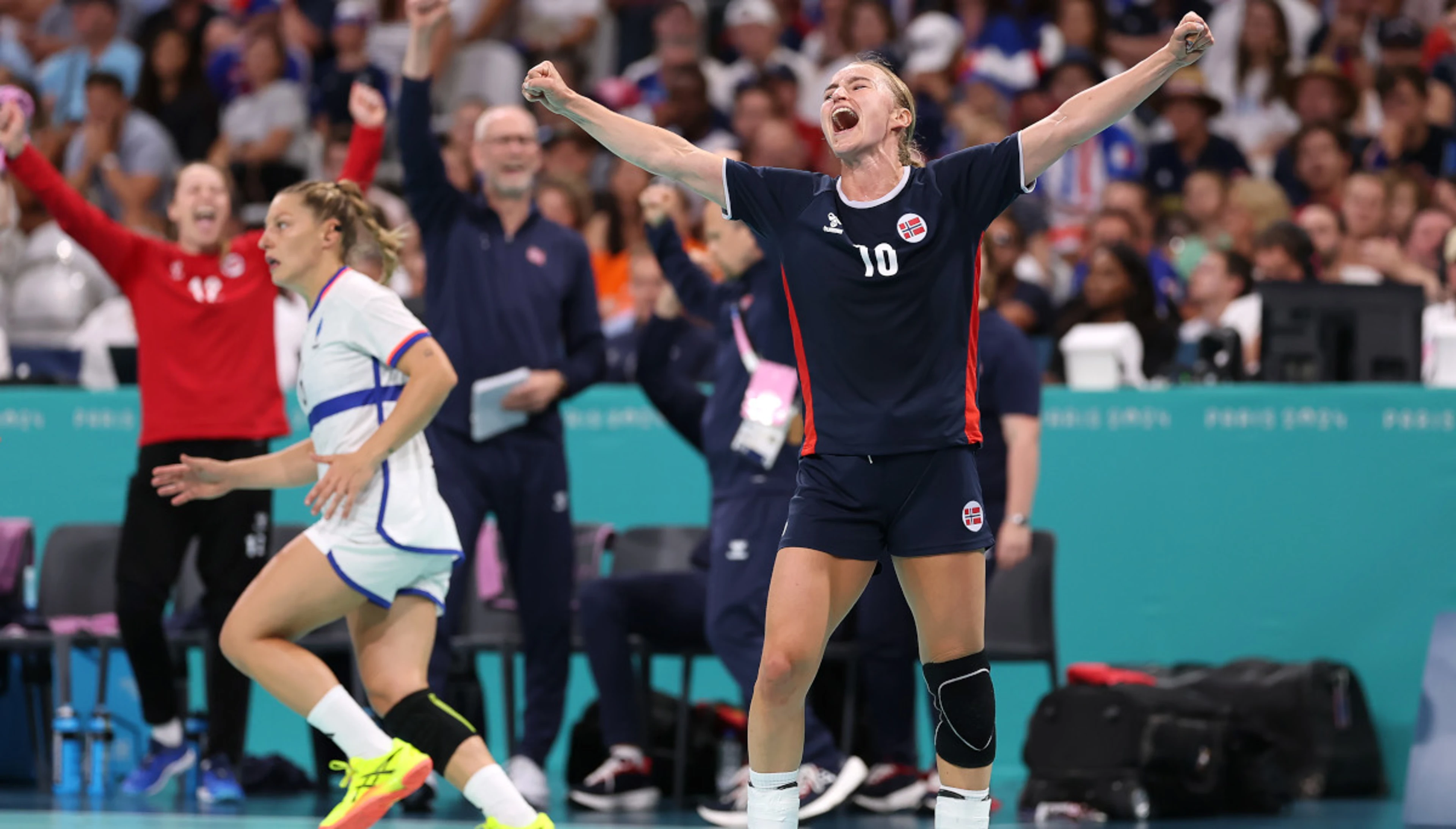 Norway crush France's dream take gold in women's handball final