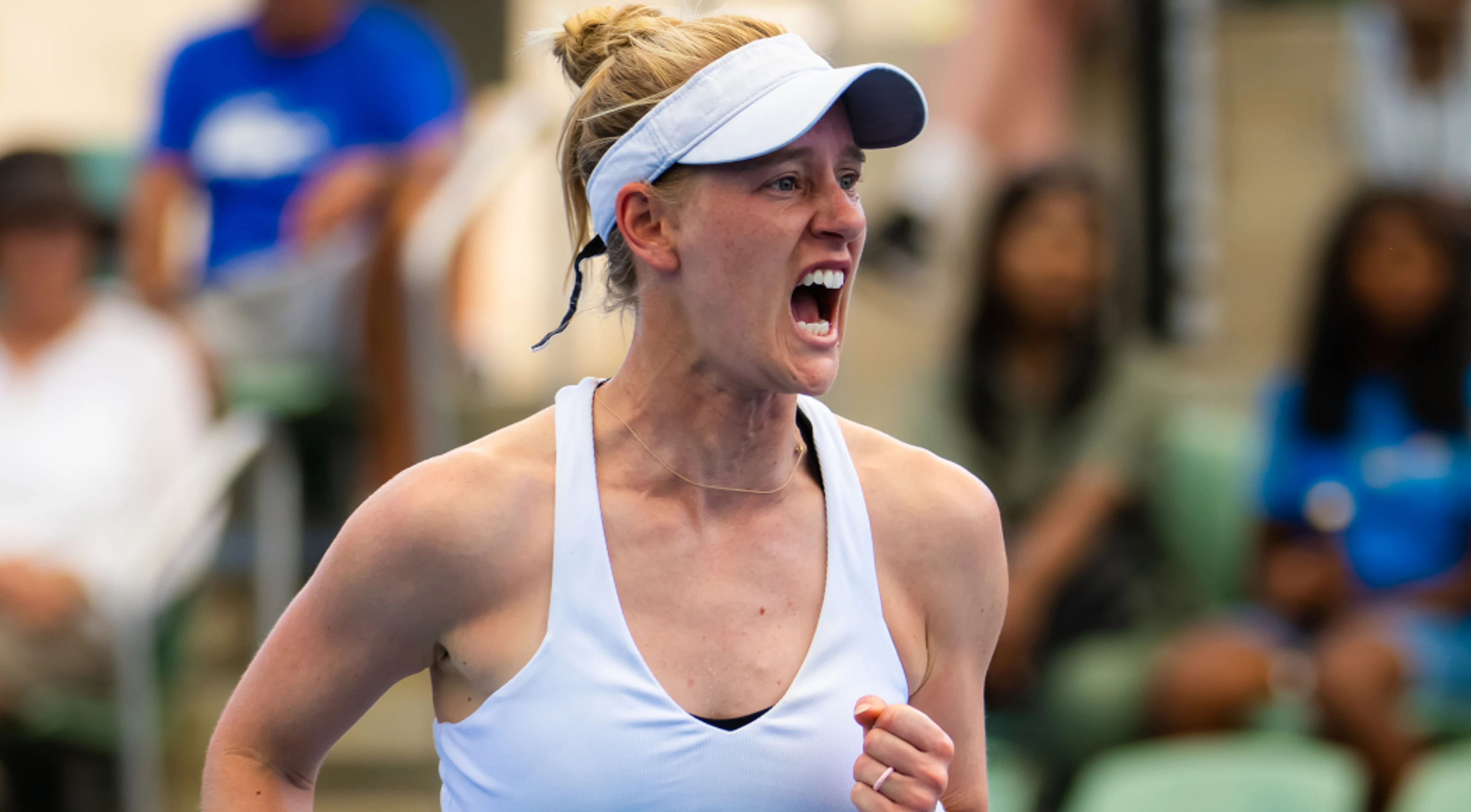 Krejcikova shakes off the rust, Kudermetova outlasts Azarenka