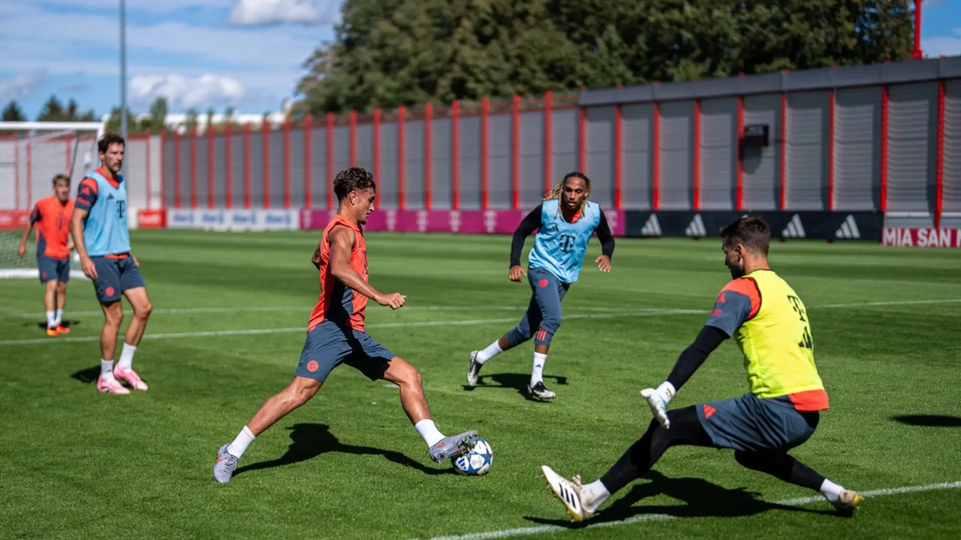 Revamped Bayern face early test as Chelsea come to town 