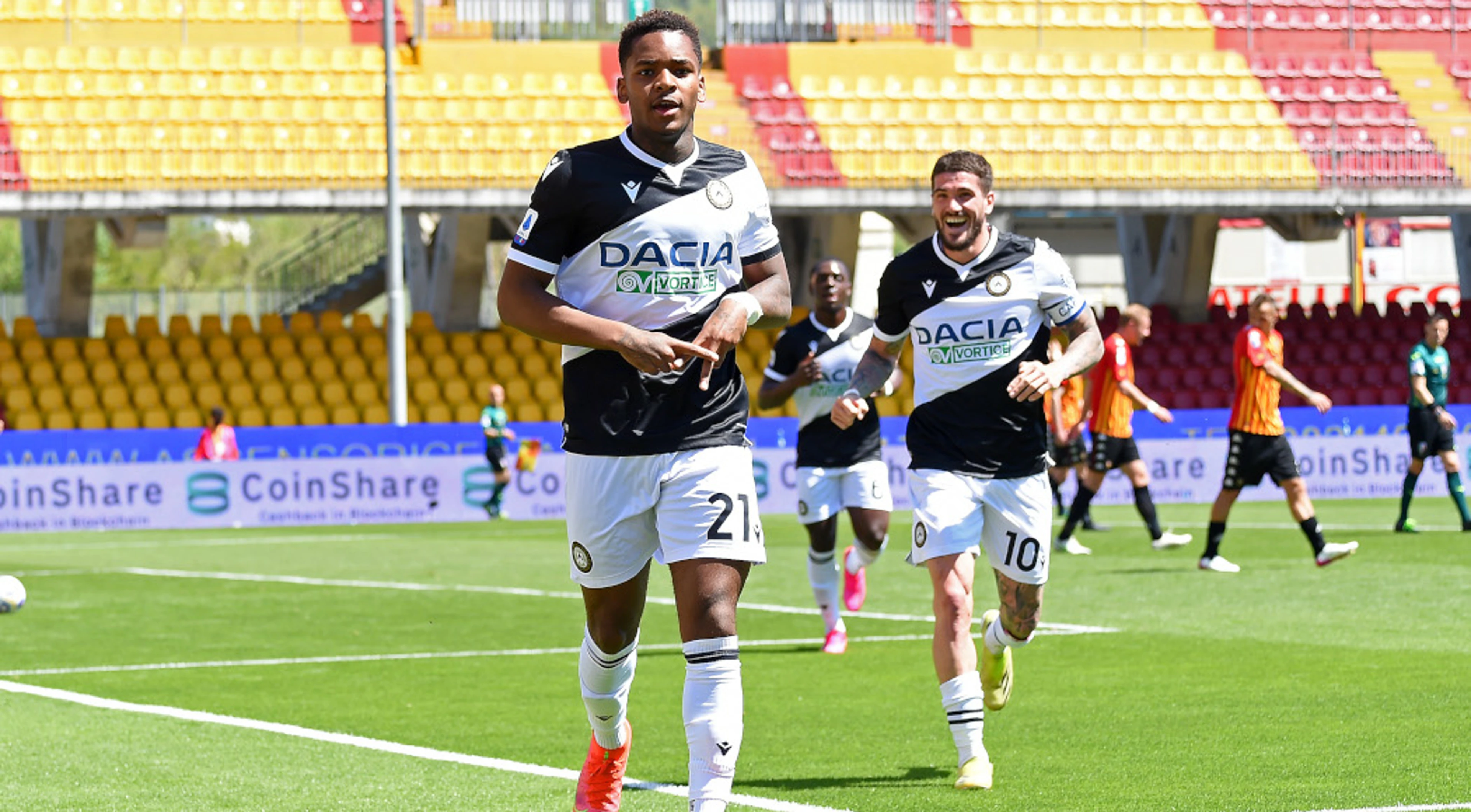 Dortmund sign Dutch teen Braaf from Man City juniors