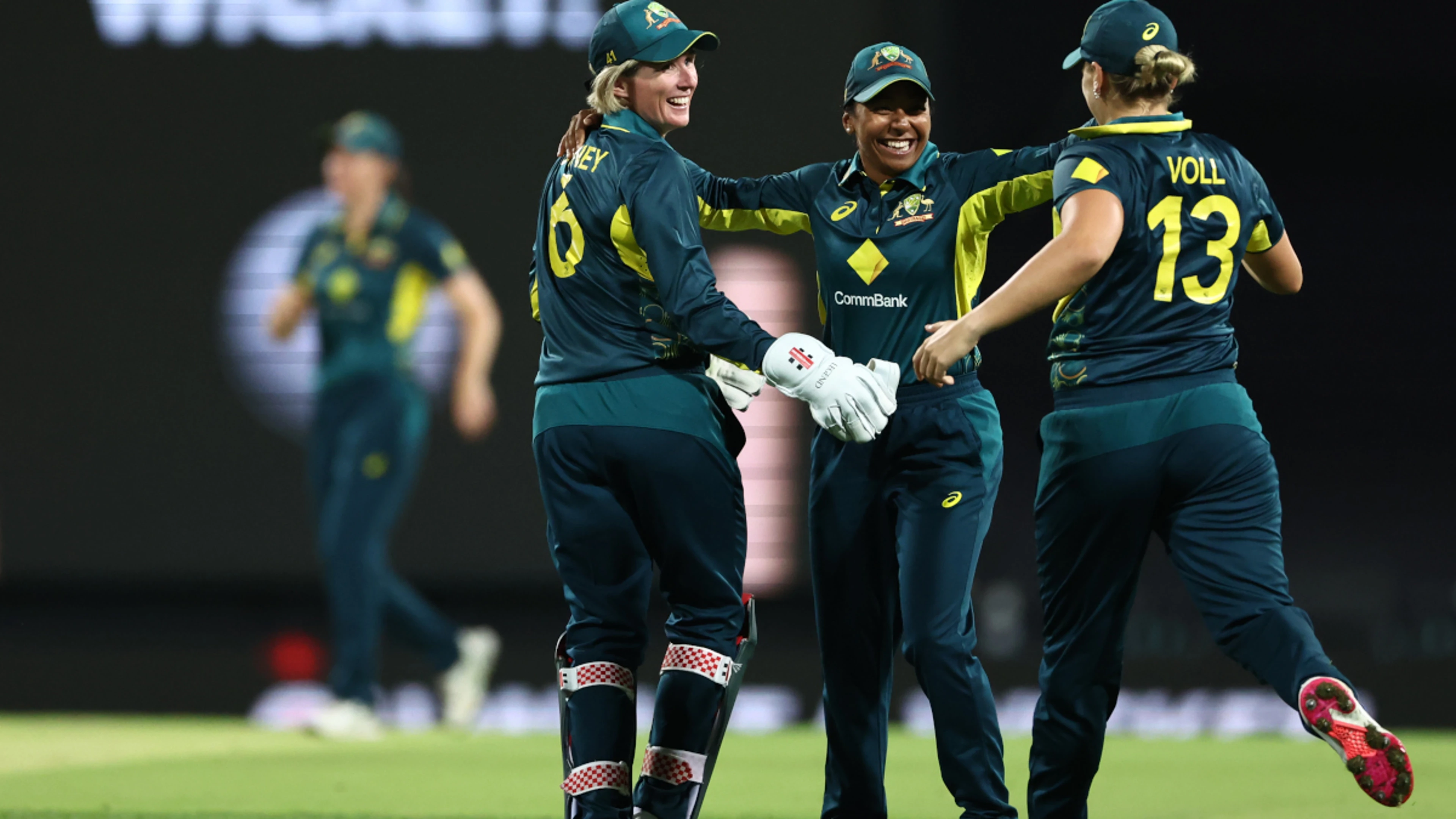Australia retain Women's Ashes with T20I win over England