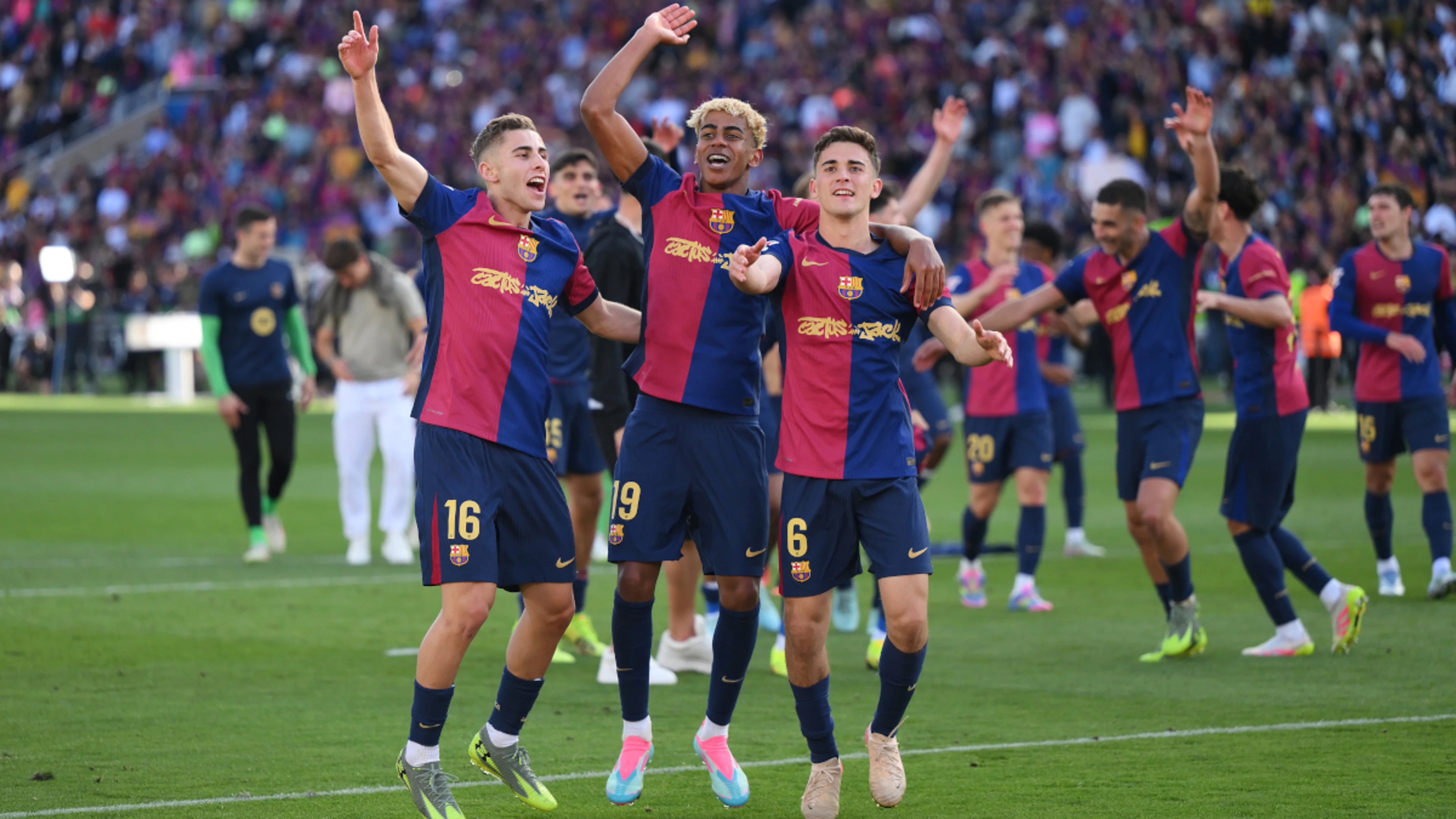 Barca edge Real Madrid in thriller to move to brink of Liga title