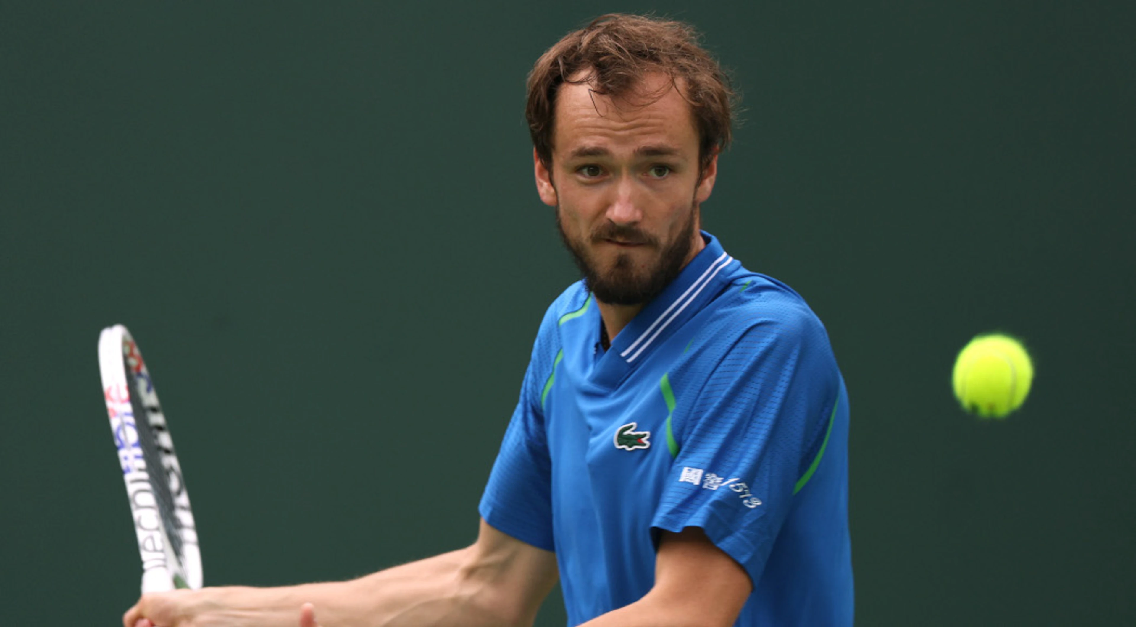 Medvedev shakes off fall to beat Zverev and reach quarters