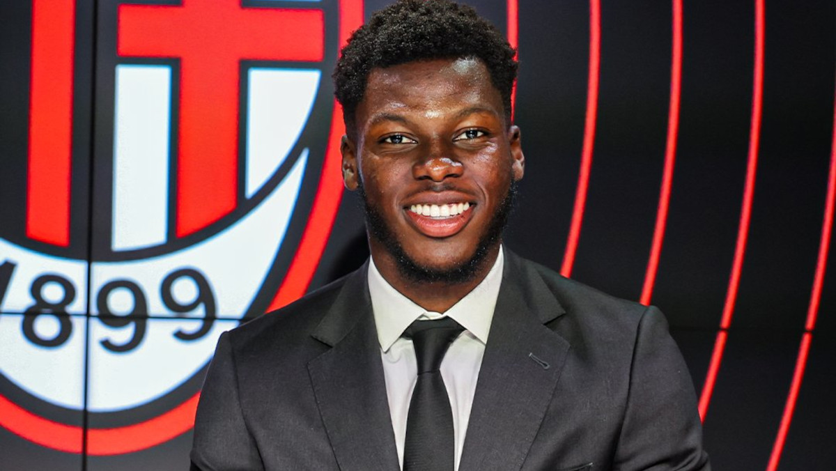 Milan sign American midfielder Musah from Valencia