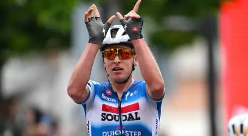 Merlier pips Milan to Giro third stage