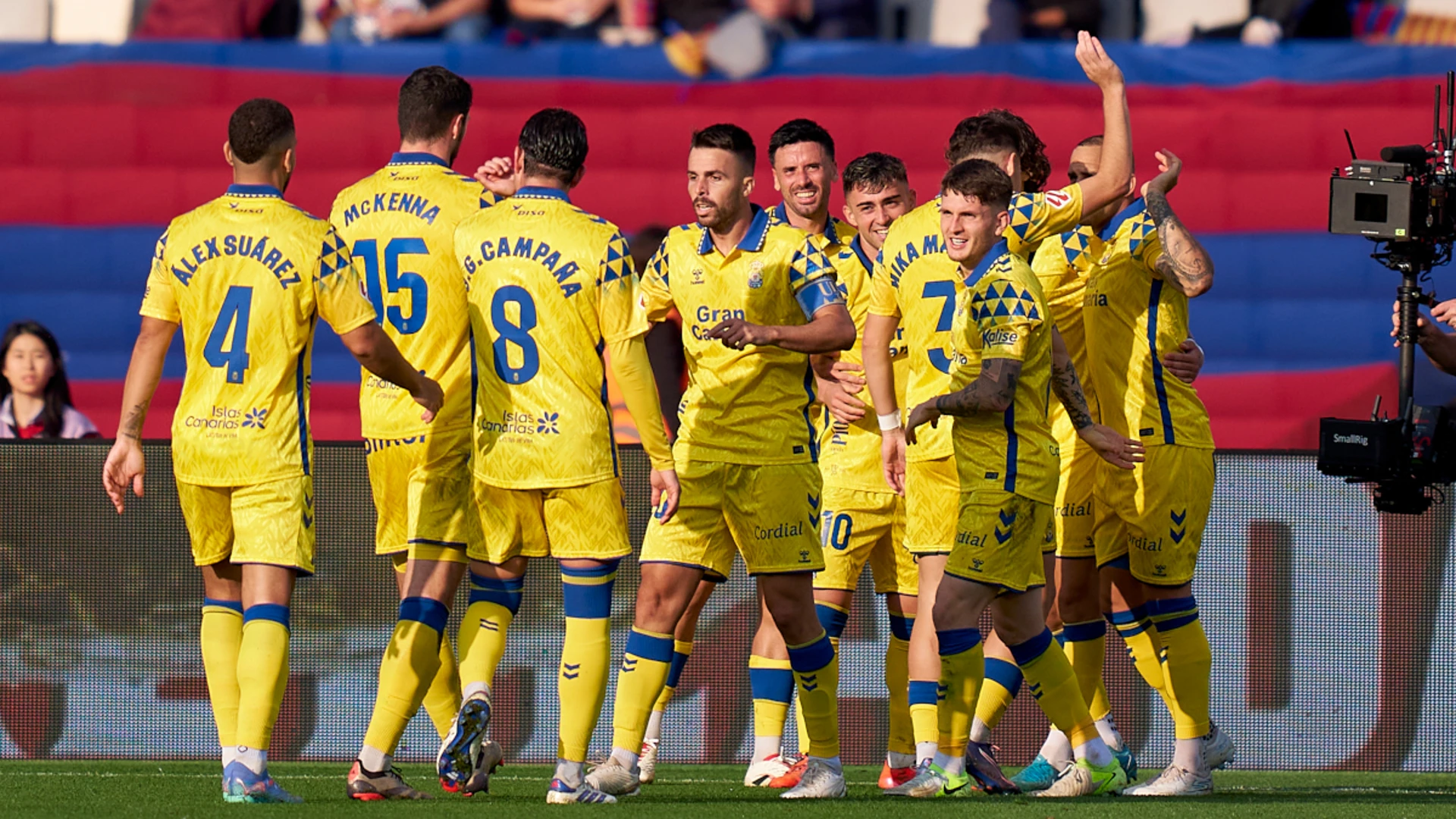 Las Palmas stun Liga leaders Barca on 125th anniversary