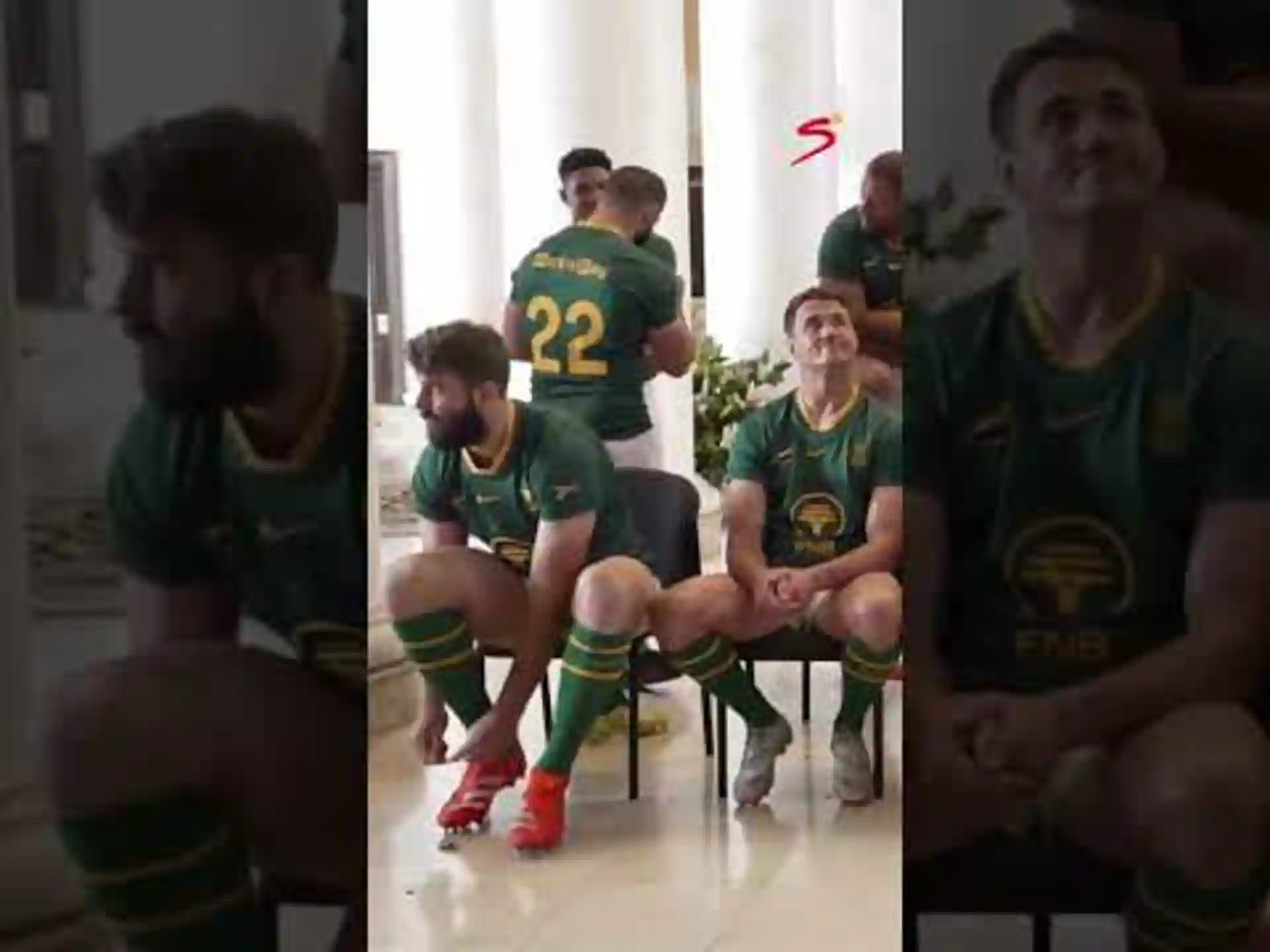Vibes and secret handshakes when the Boks pose for a team pic