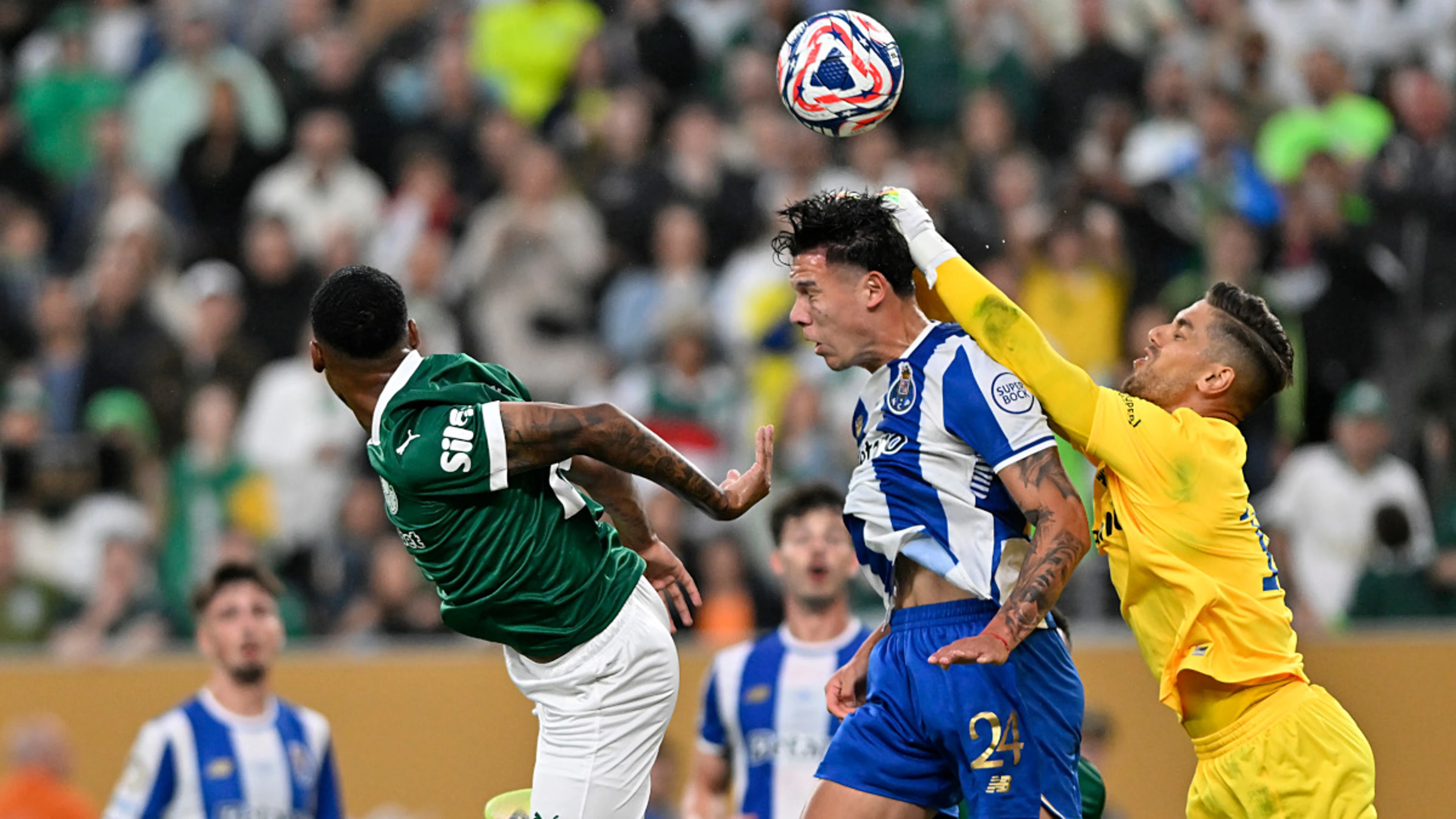 Palmeiras held by Porto as substitute keeper Ramos shines