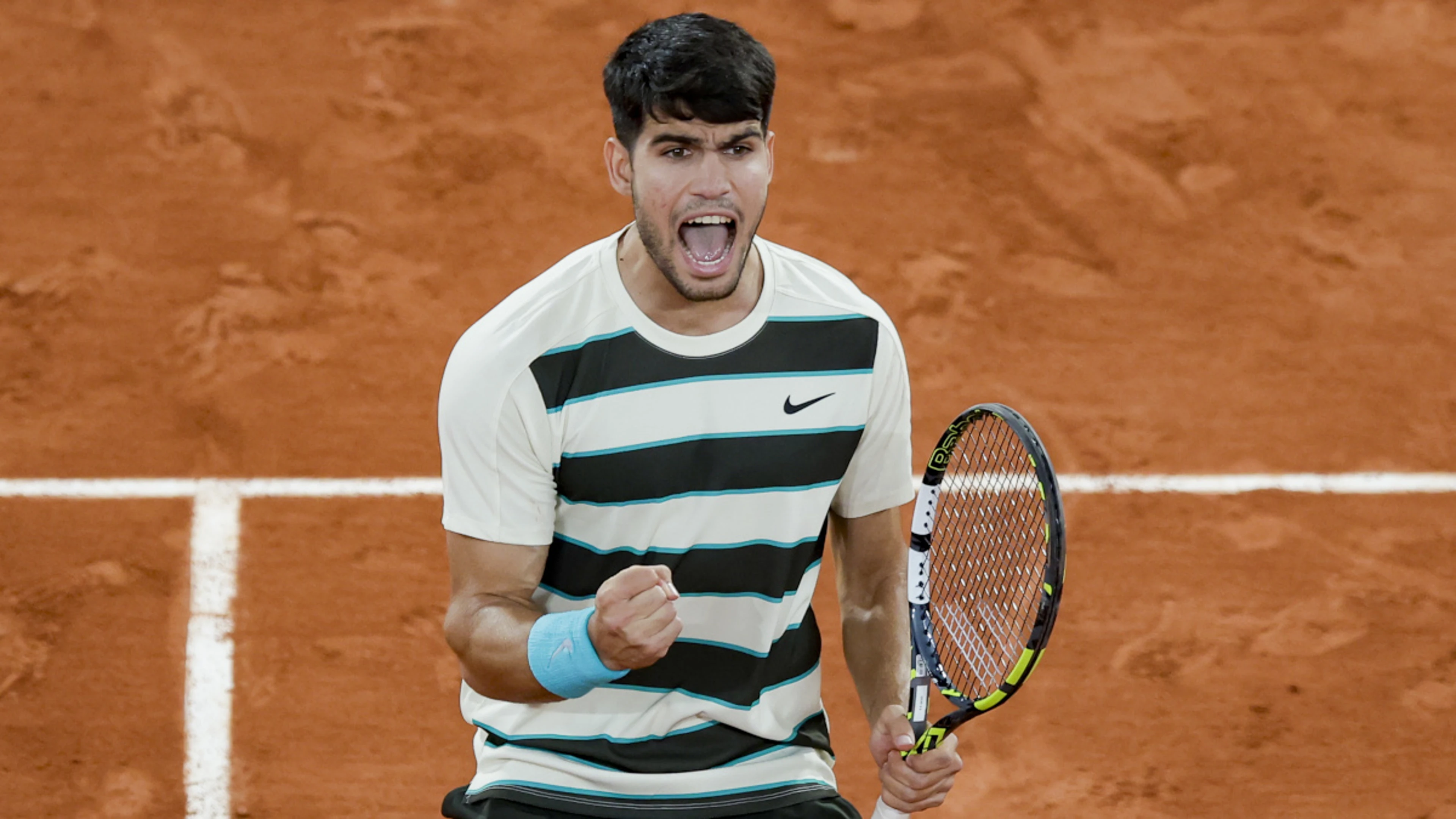 Alcaraz puts French Open title on line against scorching Sinner