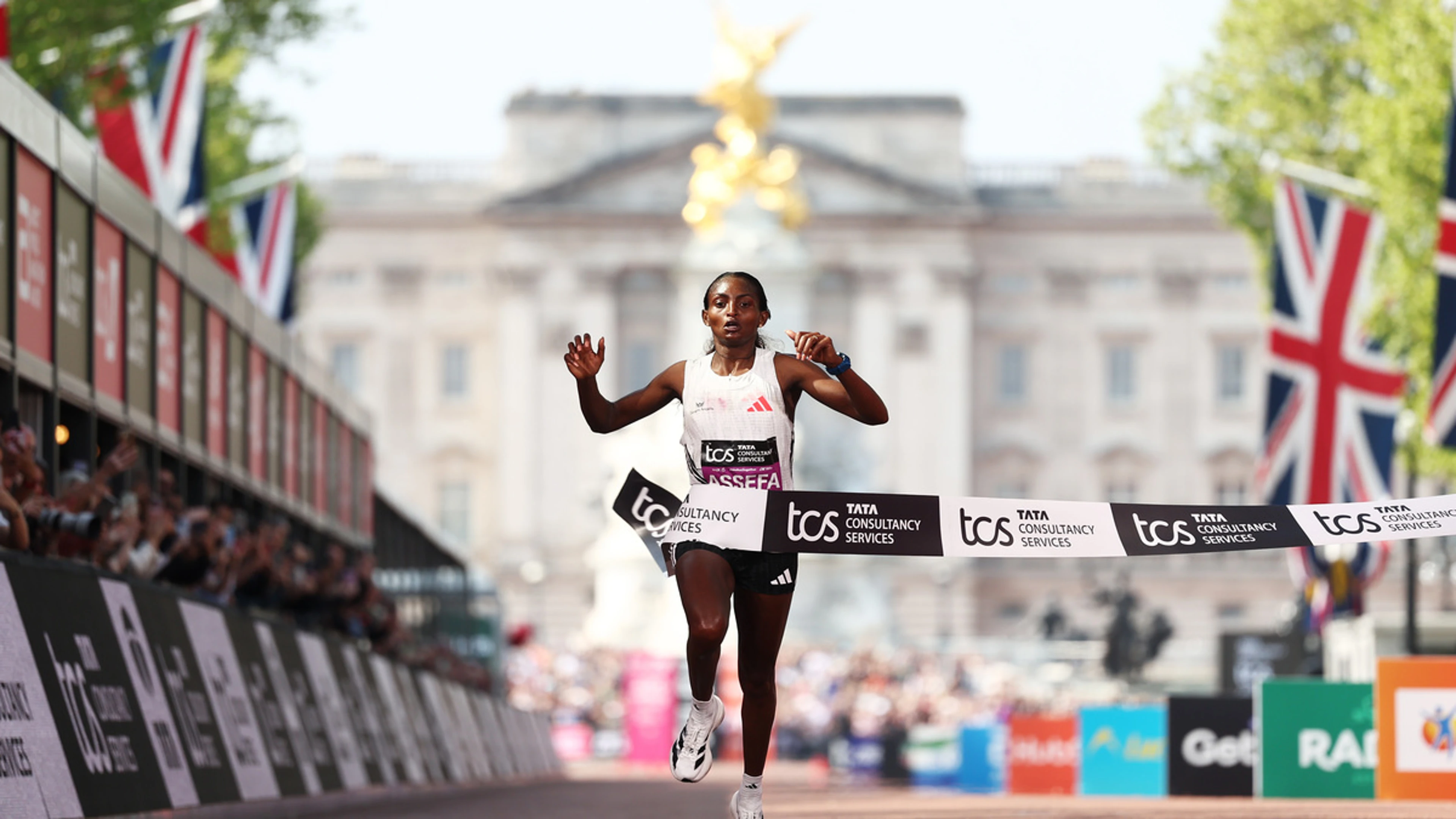 Assefa wins women's London Marathon in world record time