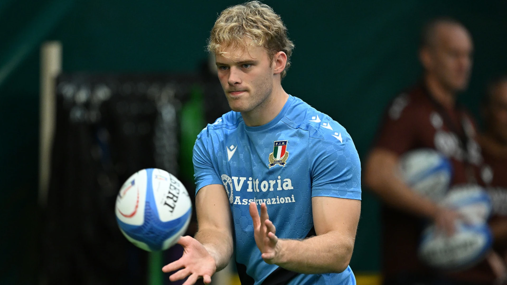 Italy's Lynagh set to miss Six Nations with knee injury