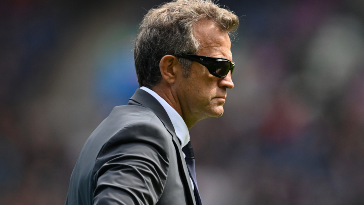 France assess flyhalf options in the absence of Ntamack