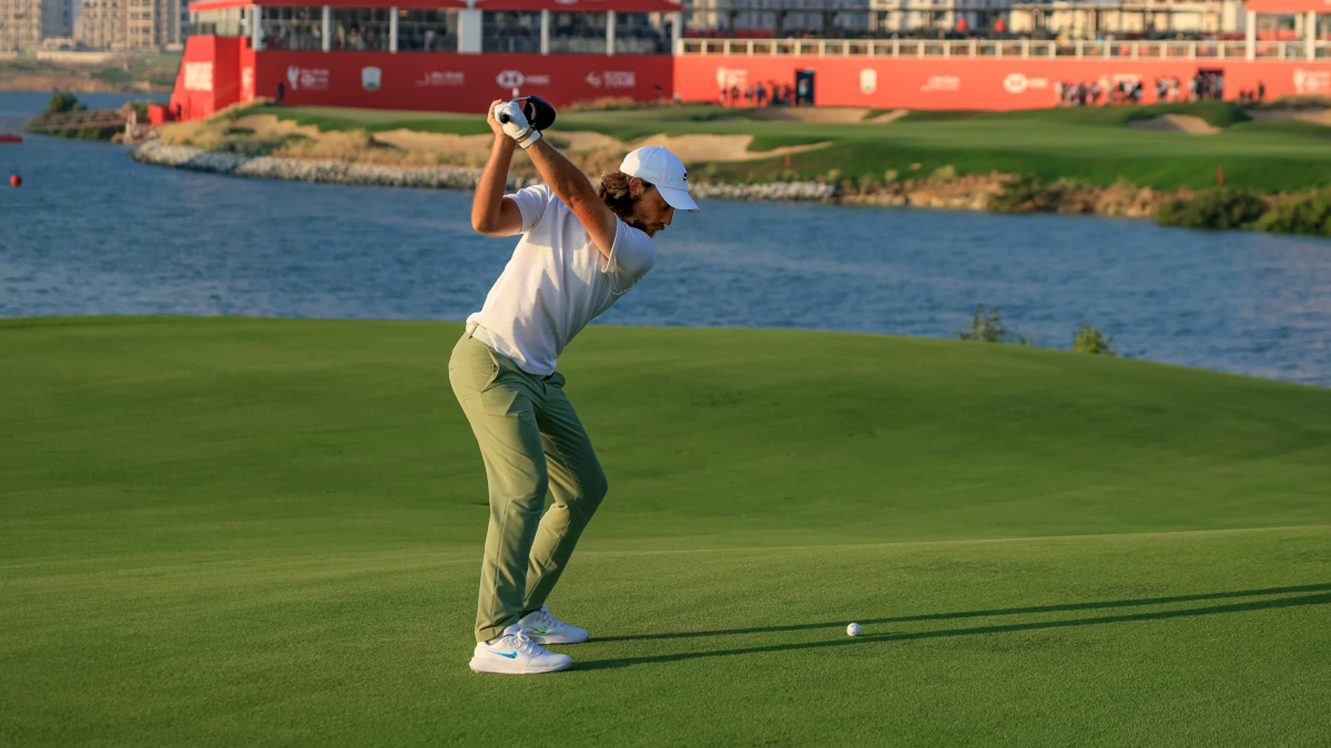 Fleetwood ties course record to grab lead in Abu Dhabi