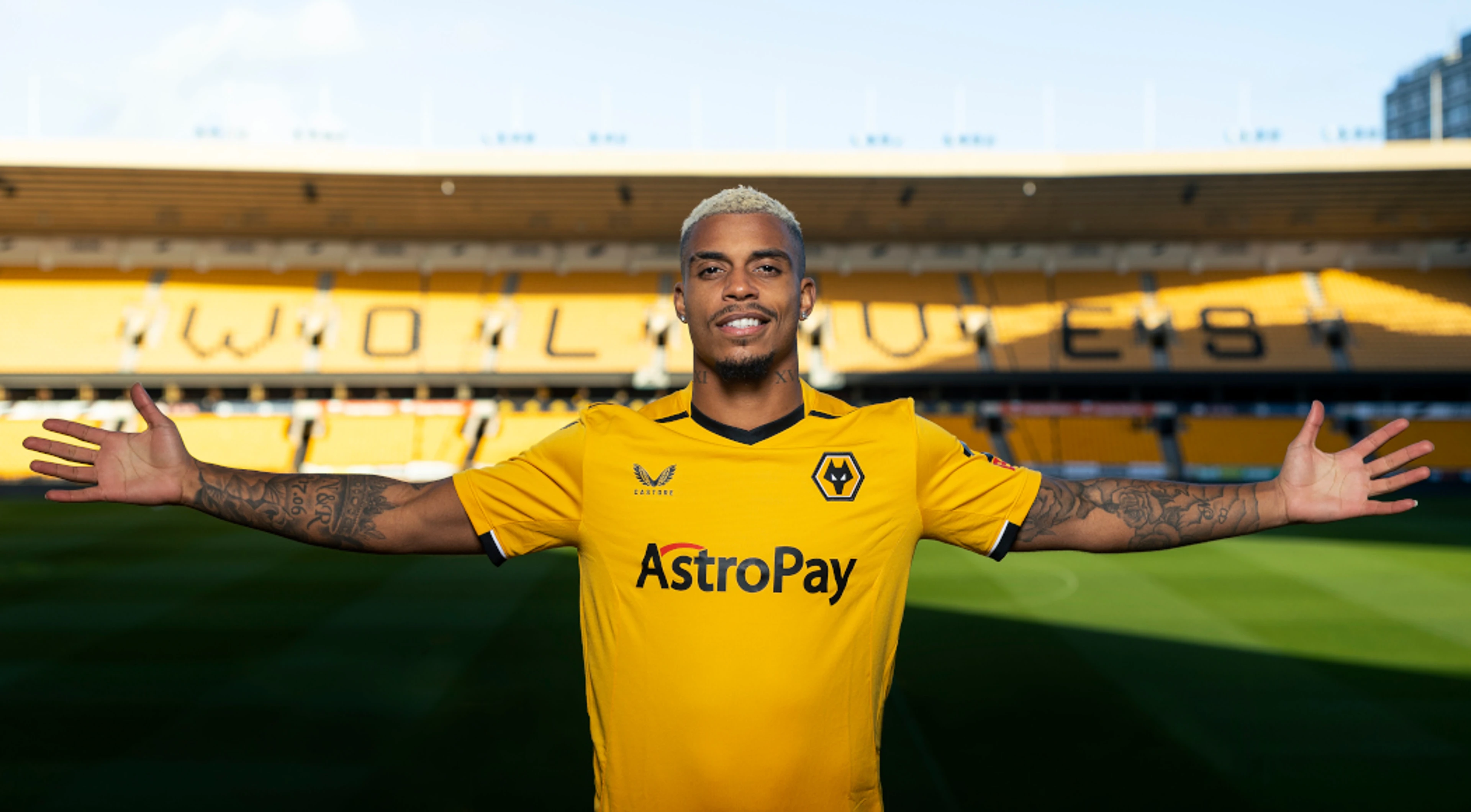 Wolves sign Gabon international midfielder Lemina